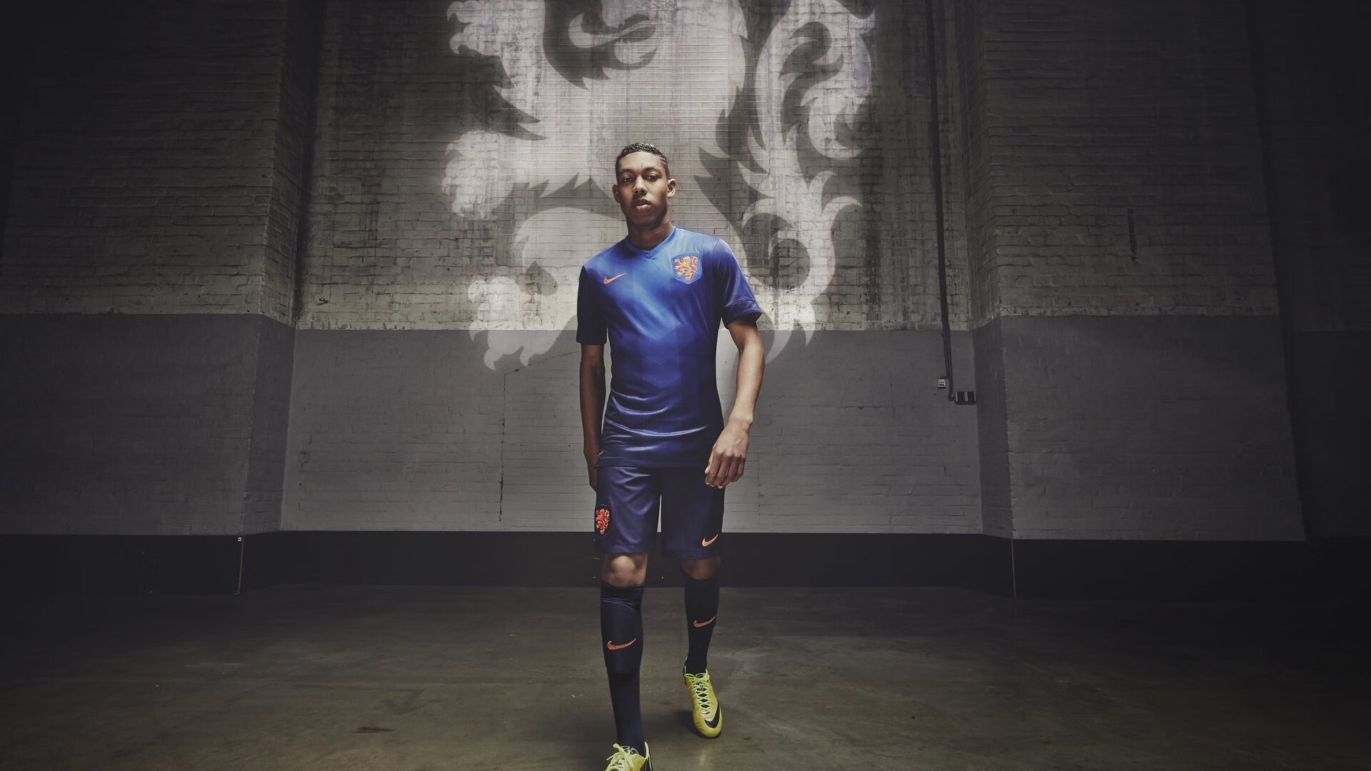 意大利男子接力队配合日益默契，意大利接力违规